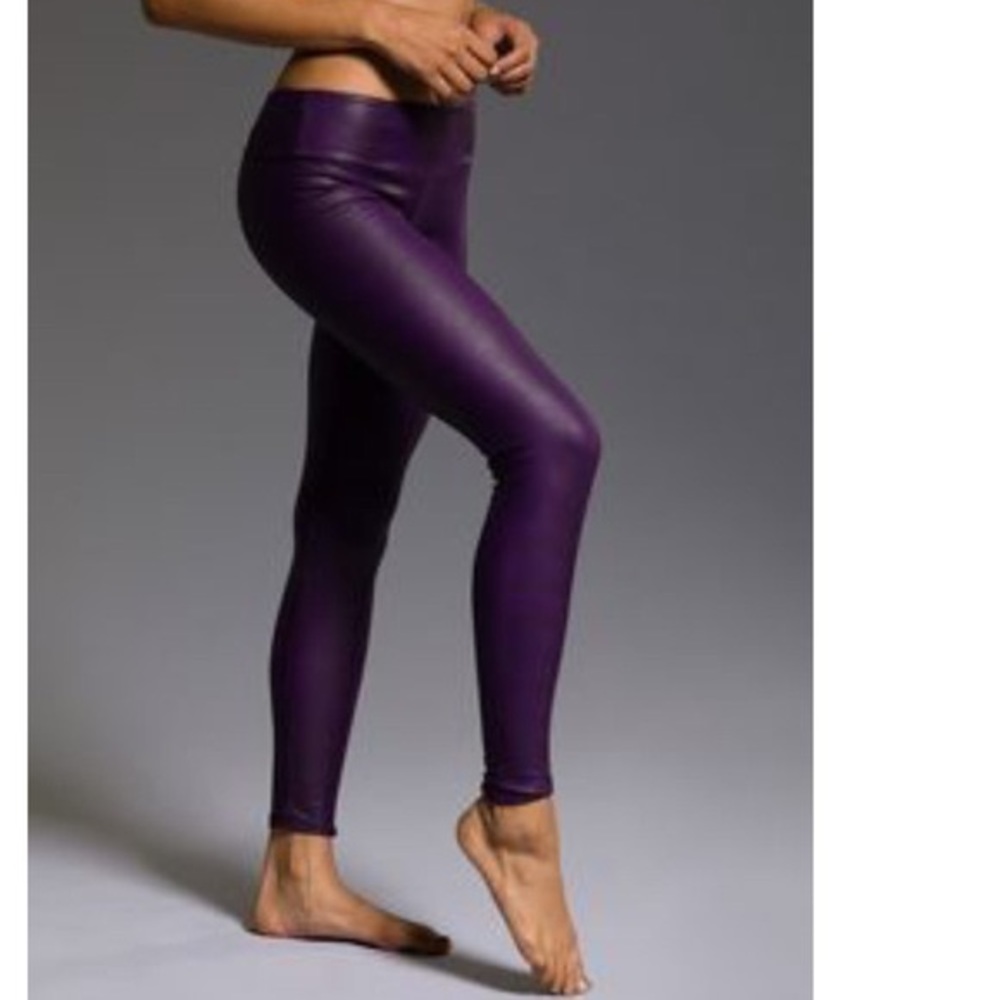 ONZIE Purple Snake Print Coated Leggings sz S/M